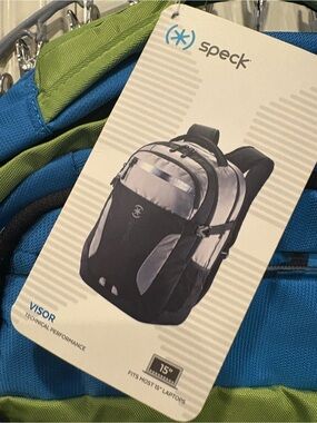 speck Visor Backpack technical performance in Blue and Green